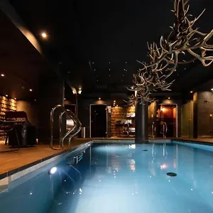 Avenue & 4* Val-dʼIsère